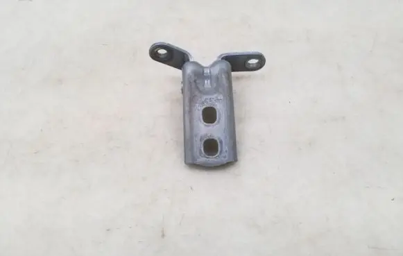 Opel Astra J Front door upper hinge