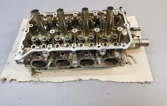 Toyota Verso Engine head 
