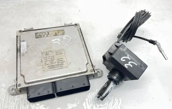 Mercedes-Benz C W204 Engine ECU kit and lock set A6511500126