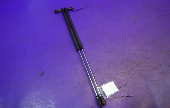 Renault Laguna I Tailgate strut 