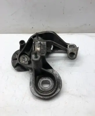 Audi A4 S4 B7 8E 8H Engine mounting bracket 8E0199351K