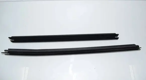 BMW iX1 Front door glass trim molding 9451517 9451513 51359451517