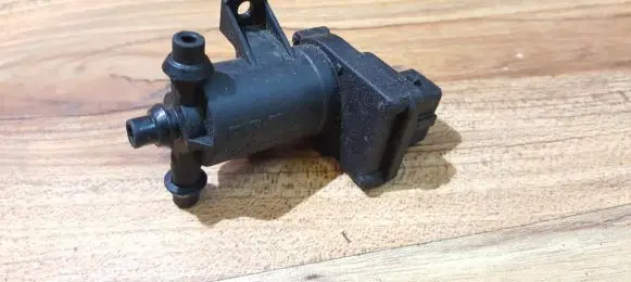 Mercedes-Benz C W202 Turbo solenoid valve A2028000178