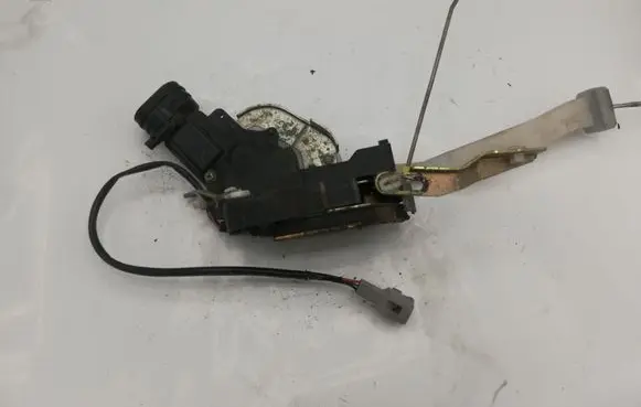 Toyota Land Cruiser (HDJ90) Front door lock NOCODE