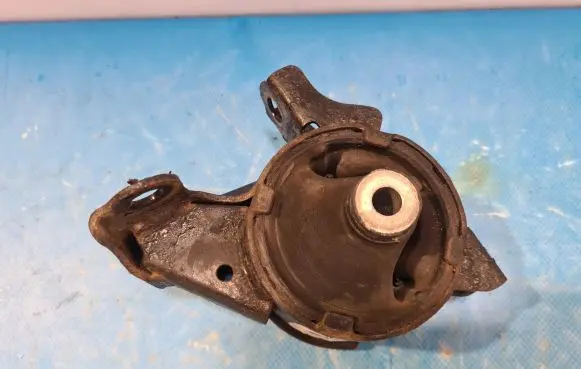 Honda Jazz Engine mount vacuum valve FE105897