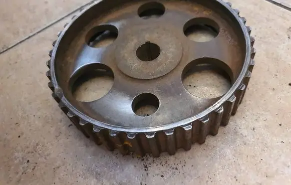 Volkswagen PASSAT B4 Camshaft pulley/ VANOS 028130111C