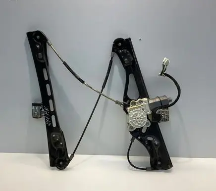 Mercedes-Benz E W211 Front door window regulator with motor A2117200346 2117200346