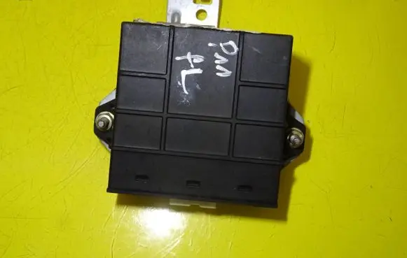 Nissan Primera Other control units/modules 73927012 89001885 285809F600