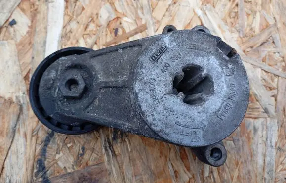 Dodge Journey Generator/alternator belt tensioner 04891659AA