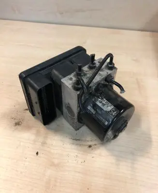 Skoda Octavia Mk1 (1U) ABS Pump 1C0907379K 1J0614417D 00007881D2