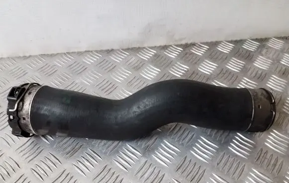 BMW 5 F10 F11 Intercooler hose/pipe 521108A