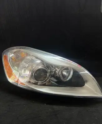 Volvo XC60 Headlight/headlamp 30763136 89902825