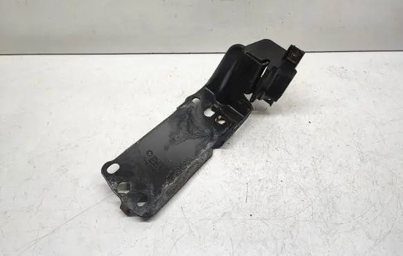 Radiator mount bracket