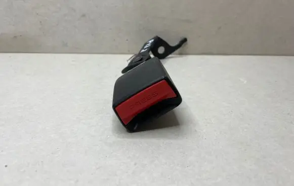 BMW 5 G30 G31 G38 Rear seatbelt buckle 7412781 632223200 20062019