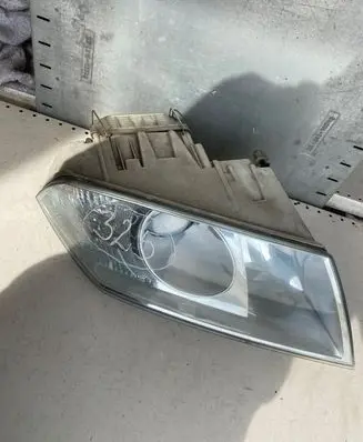 Skoda Octavia Mk2 (1Z) Headlight/headlamp