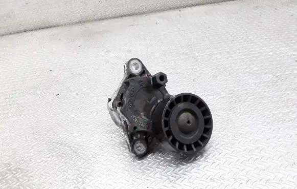 Hyundai i30 Generator/alternator belt tensioner 252812A000