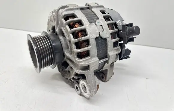 Volvo V40 Generator/alternator 30659580 C83HC 0125812009