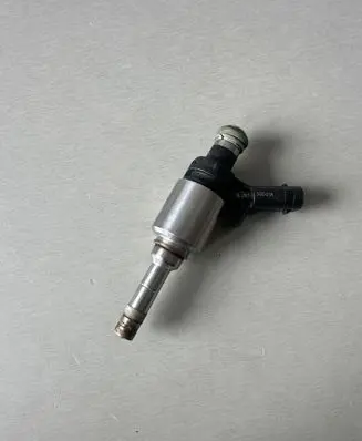 Audi A5 Sportback 8TA Fuel injector 026150001A