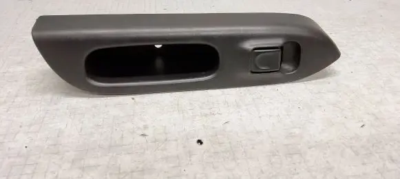 Opel Frontera B Electric window control switch 9971221021