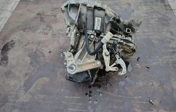 Renault Kangoo II Manual 5 speed gearbox JR5391
