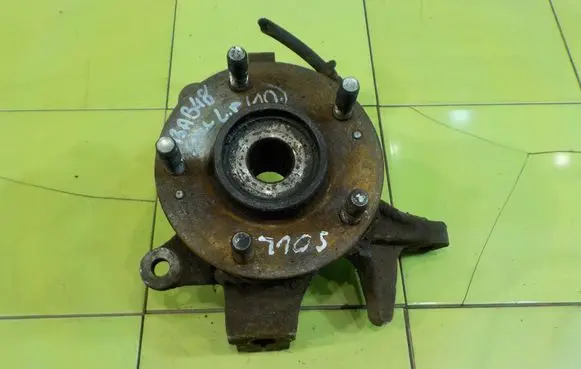 KIA Soul Front wheel hub spindle knuckle PRZOD