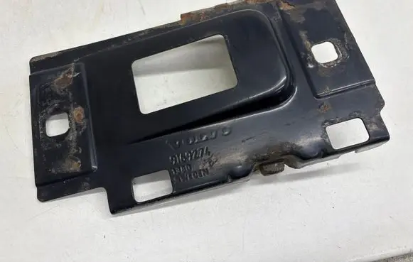 Volvo S70 V70 V70 XC Front bumper mounting bracket 9169274