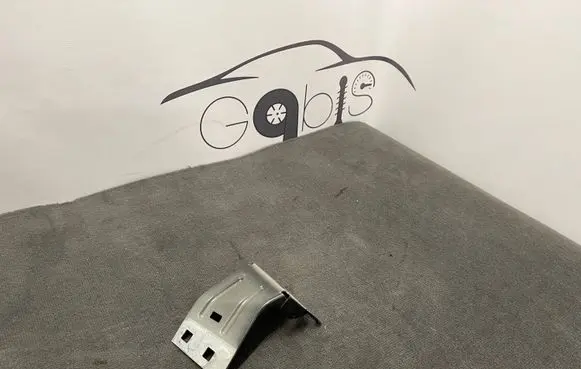 Maserati Levante Fender mounting bracket A431