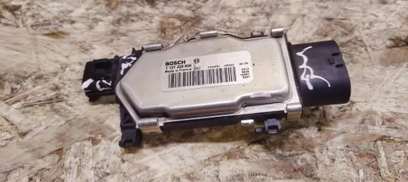 Mercedes-Benz SLK R172 Fan control module 1137328656