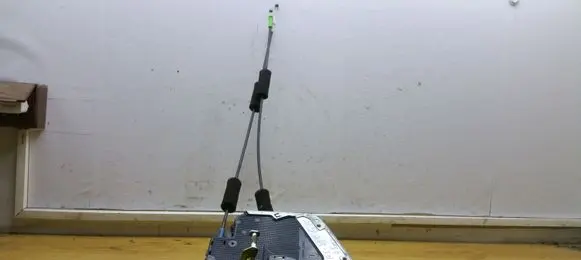 Lexus RX 300 Rear door lock 4K3018