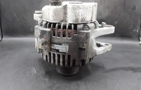 KIA Sorento Generator/alternator 373004A300 021319212