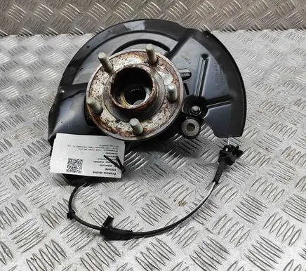 Front wheel hub