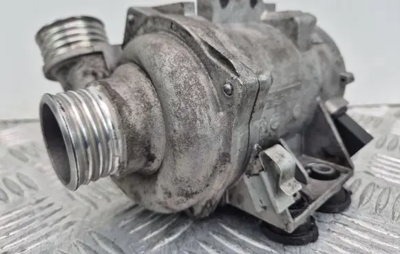 BMW Z4 E85 E86 Water pump 7586924 176697 70285102