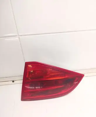 Tailgate rear/tail lights