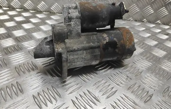 Renault Megane II Starter motor 8200584675A