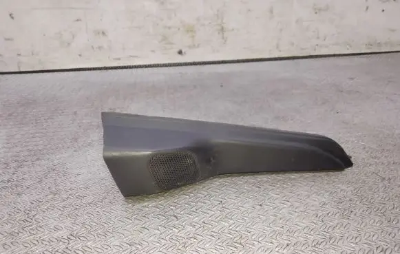 Front door high frequency speaker