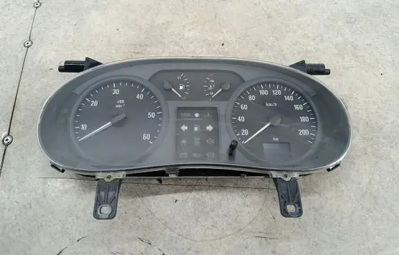 Opel Vivaro Speedometer (instrument cluster) 8200279068