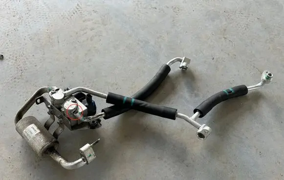 Volvo EX30 Air conditioning (A/C) pipe/hose 8891037592 20240116