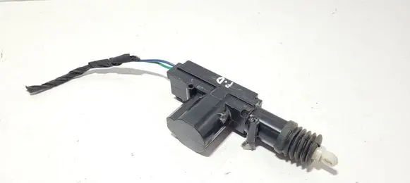 Volkswagen Golf IV Central locking motor 