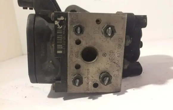 Mercedes-Benz A W168 ABS Pump A0044310912 0265202461