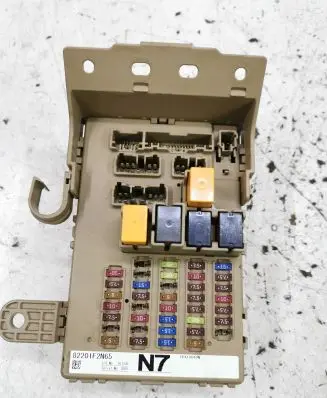 Subaru Impreza V Fuse module 82201F2N65 911245