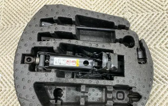 Jeep Grand Cherokee Other interior part 68145664AB