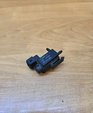 Volvo XC90 Turbo solenoid valve 30611668 72224010 10T242