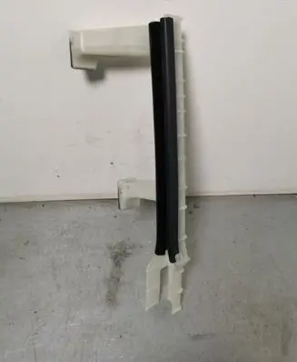 Opel Grandland X Front door windshield rail 9821863680