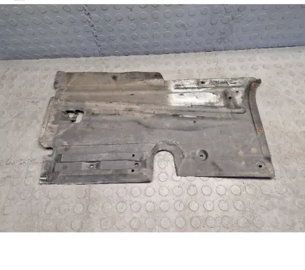 Center/middle under tray cover