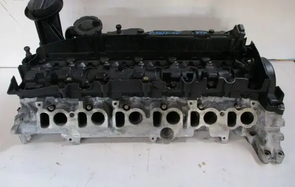 BMW 2 Active Tourer U06 Engine head 7800003