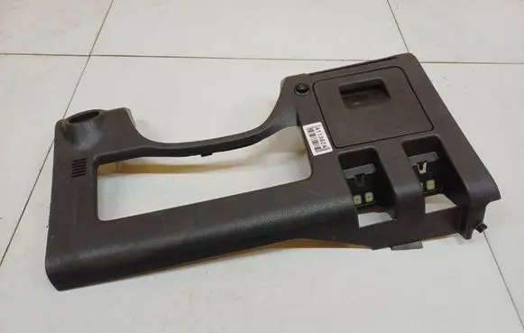 Isuzu D-Max Steering wheel column trim