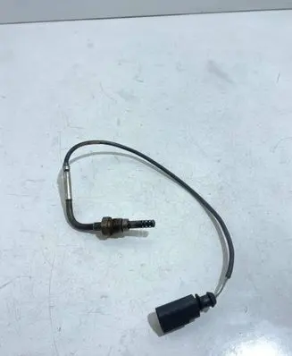 Audi A8 S8 D3 4E Exhaust gas temperature sensor 057906088A