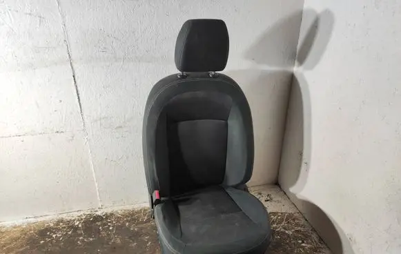 Nissan Qashqai+2 Front passenger seat 