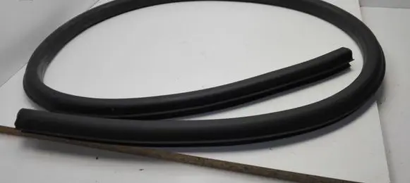 Audi A5 8T 8F Rubber seal front coupe door 8T0831707D