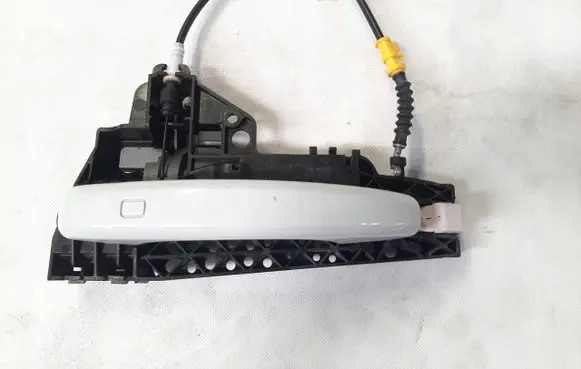 Audi A5 8T 8F Front door exterior handle 8J1837016A
